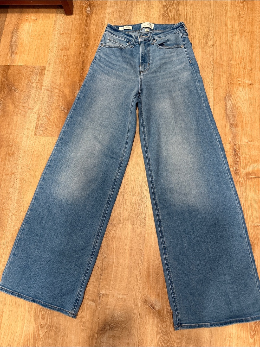 Wide Leg High Rise Women’s Jeans, Vintage Medium Wash, Size 6 - Picture 6 of 7